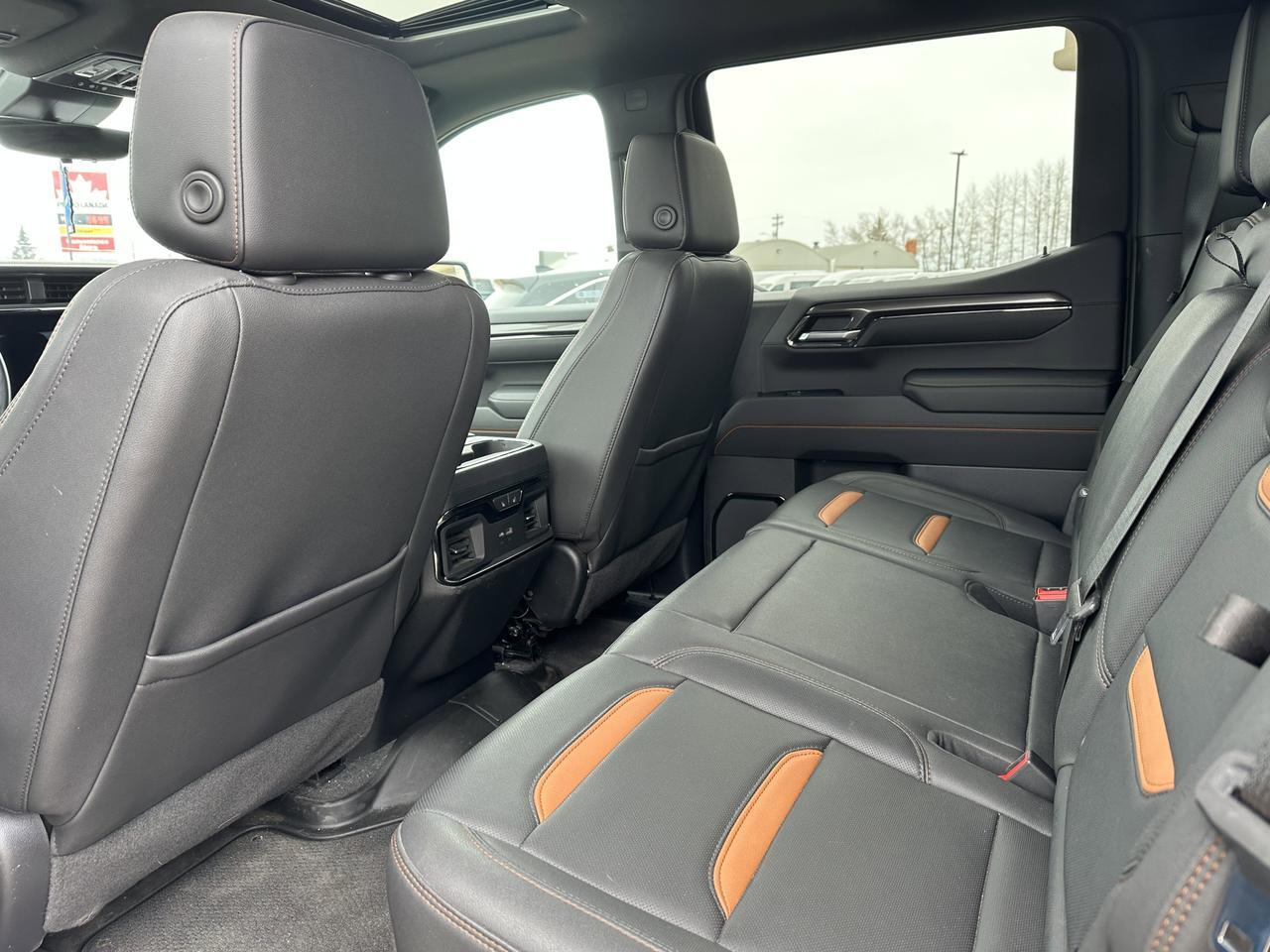 2023 GMC Sierra 1500 AT4 | Sun Roof | Premium Pgk | Tech Pkg | Multi Pro Tailgate | 360 Camera | Tow Pkg | Box Liner Redwater AB