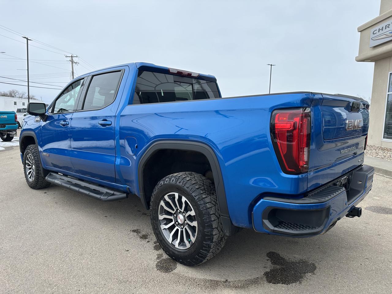 2023 GMC Sierra 1500 AT4 | Sun Roof | Premium Pgk | Tech Pkg | Multi Pro Tailgate | 360 Camera | Tow Pkg | Box Liner Redwater AB
