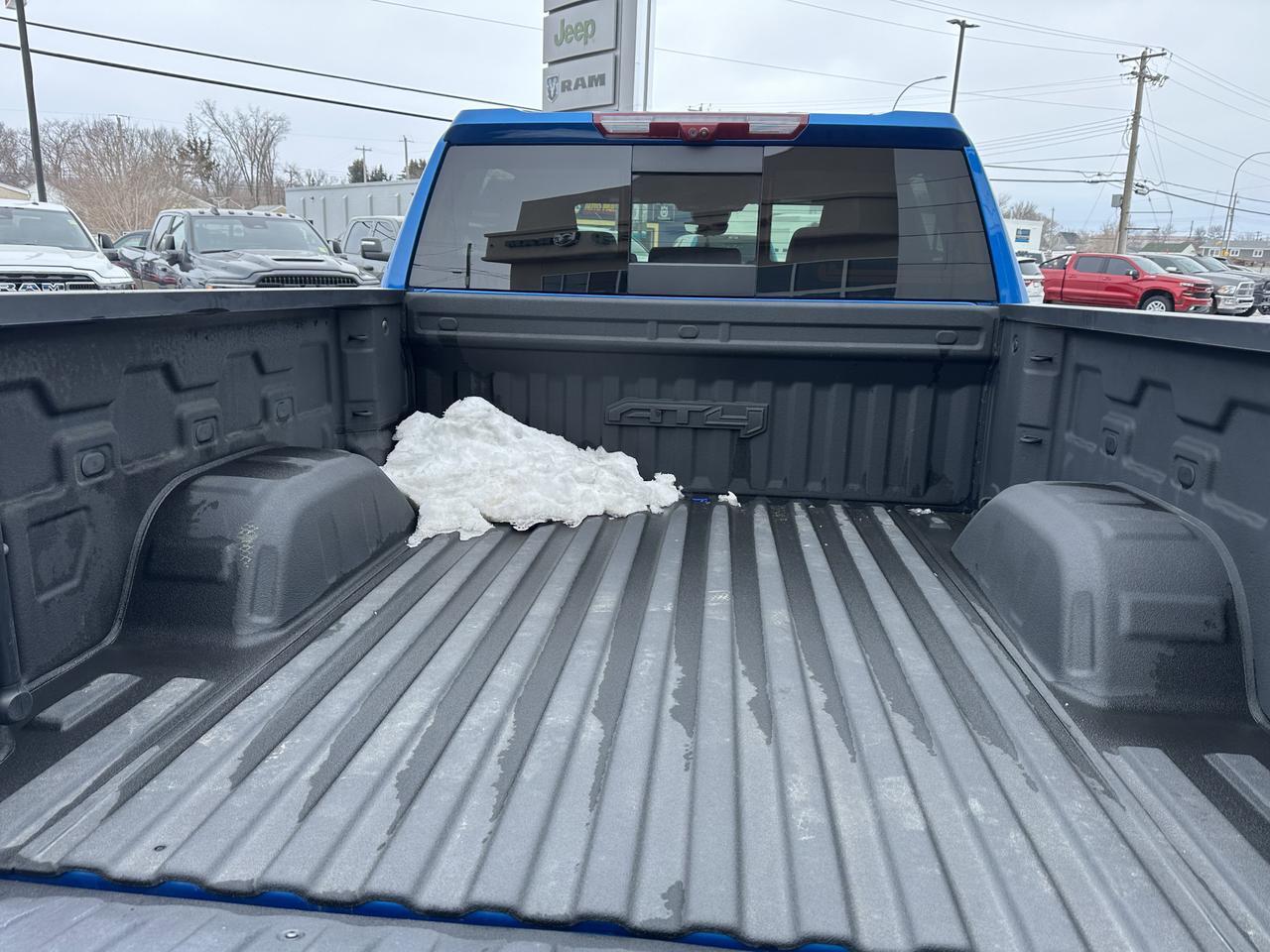 2023 GMC Sierra 1500 AT4 | Sun Roof | Premium Pgk | Tech Pkg | Multi Pro Tailgate | 360 Camera | Tow Pkg | Box Liner Redwater AB