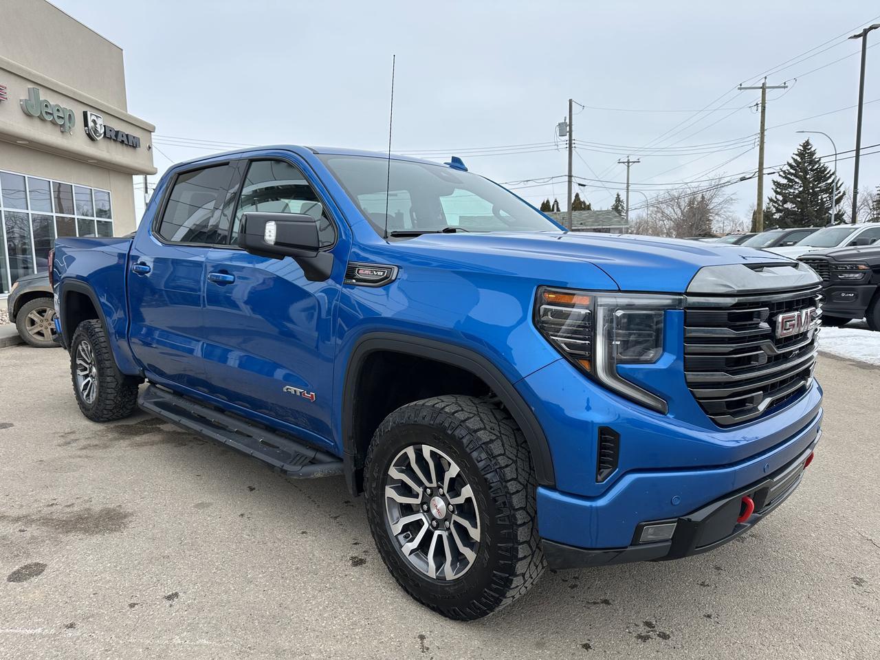 2023 GMC Sierra 1500 AT4 | Sun Roof | Premium Pgk | Tech Pkg | Multi Pro Tailgate | 360 Camera | Tow Pkg | Box Liner Redwater AB
