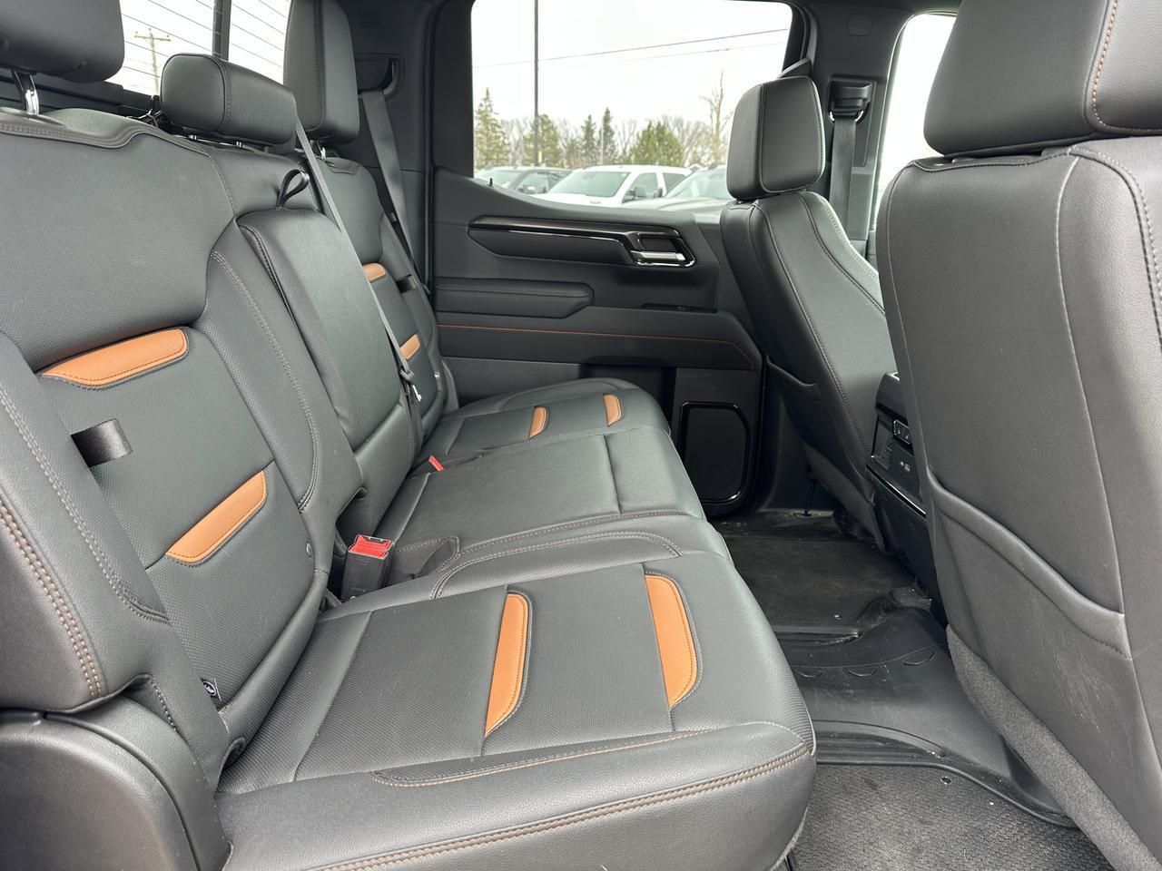 2023 GMC Sierra 1500 AT4 | Sun Roof | Premium Pgk | Tech Pkg | Multi Pro Tailgate | 360 Camera | Tow Pkg | Box Liner Redwater AB