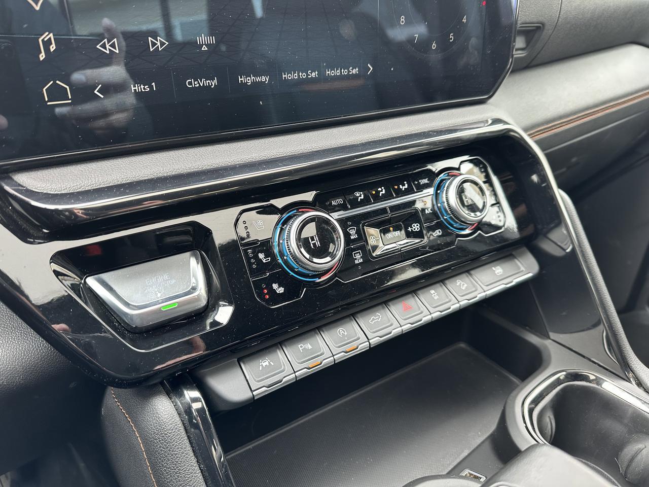 2023 GMC Sierra 1500 AT4 | Sun Roof | Premium Pgk | Tech Pkg | Multi Pro Tailgate | 360 Camera | Tow Pkg | Box Liner Redwater AB