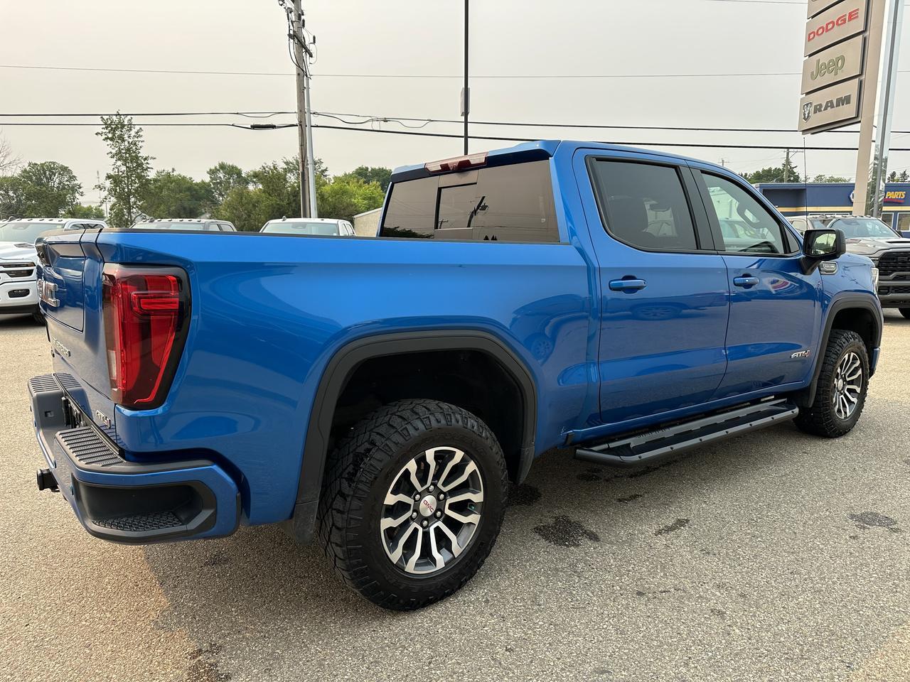 2023 GMC Sierra 1500 AT4 | Sun Roof | Premium Pgk | Tech Pkg | Multi Pro Tailgate | 360 Camera | Tow Pkg | Box Liner Redwater AB