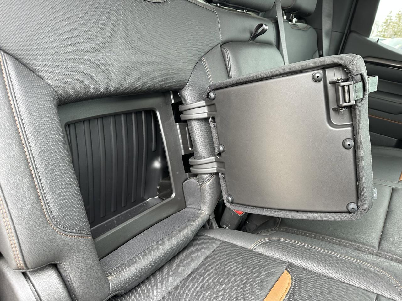 2023 GMC Sierra 1500 AT4 | Sun Roof | Premium Pgk | Tech Pkg | Multi Pro Tailgate | 360 Camera | Tow Pkg | Box Liner Redwater AB