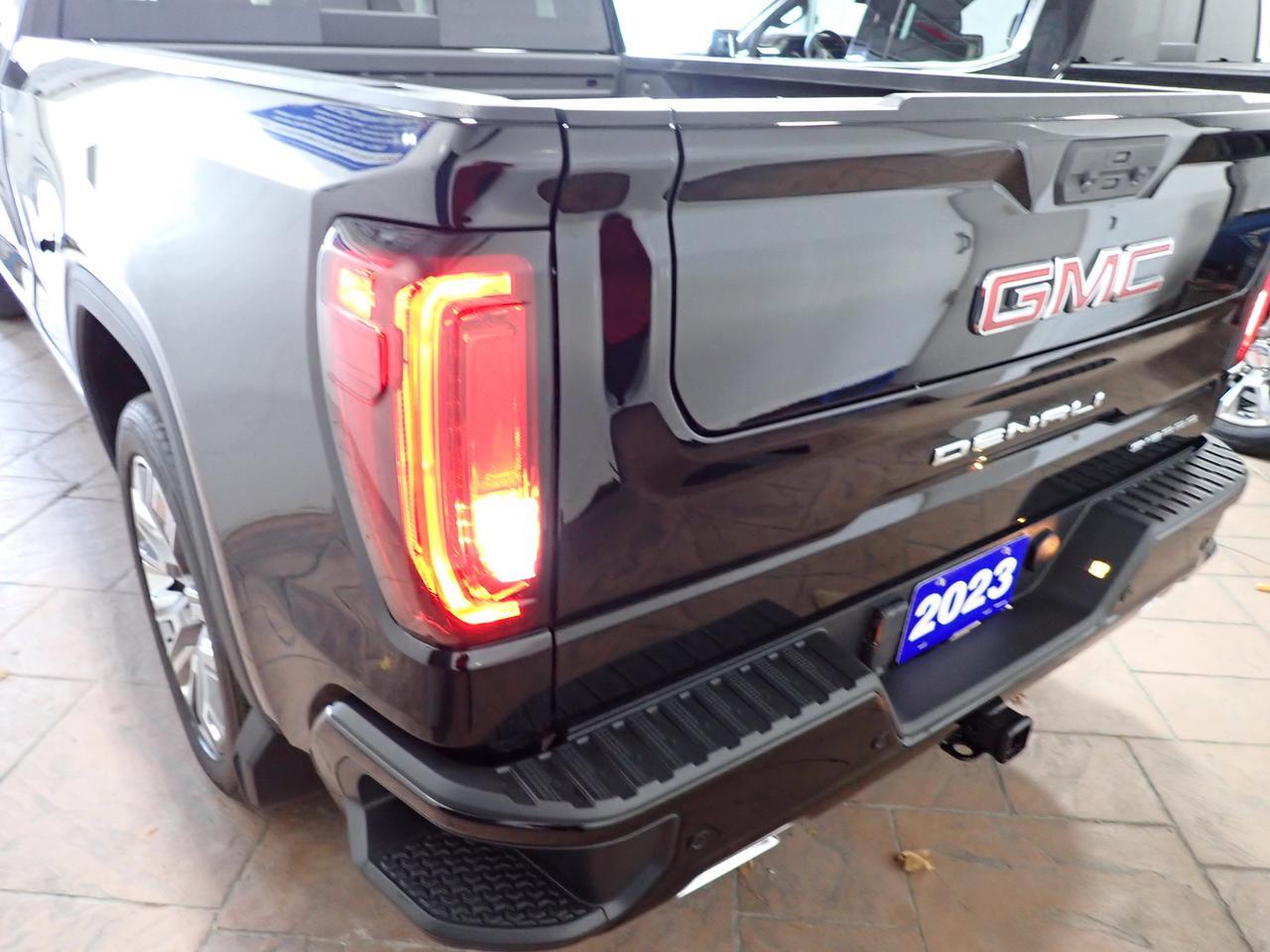 2023 GMC Sierra 1500 Denali 4WD CREW CAB *DIESEL* LEATHER SUNROOF Listowel ON