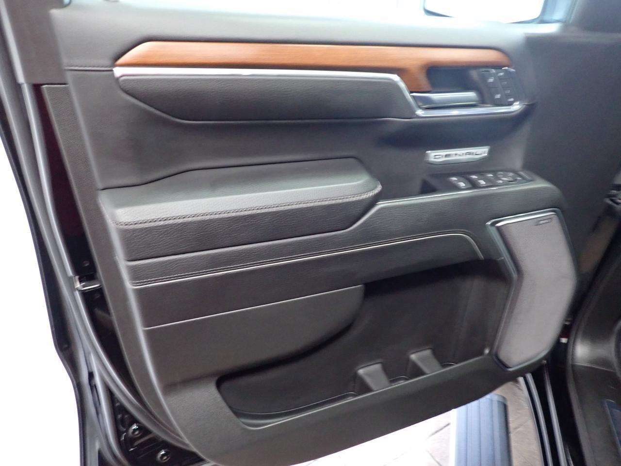 2023 GMC Sierra 1500 Denali 4WD CREW CAB *DIESEL* LEATHER SUNROOF Listowel ON