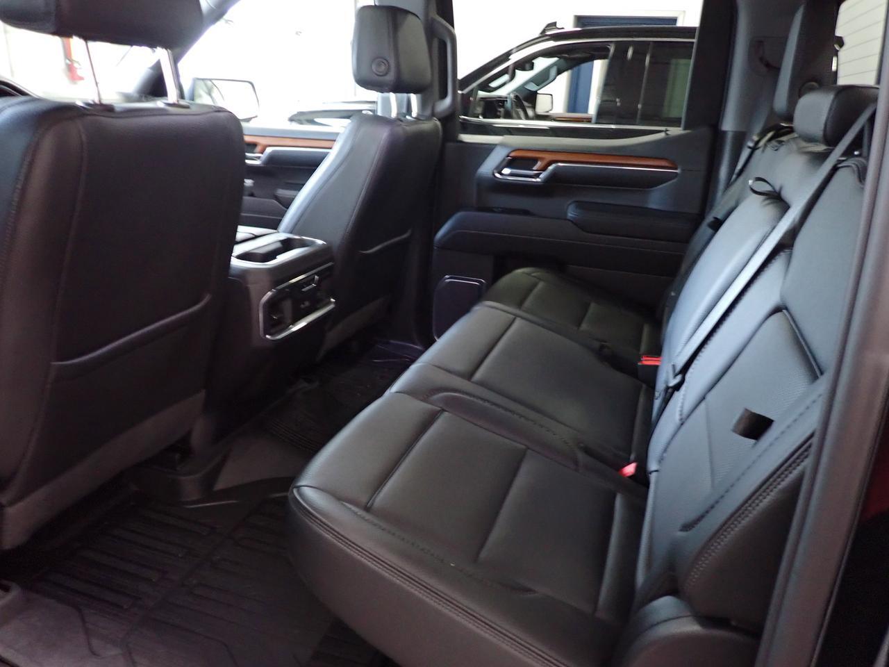 2023 GMC Sierra 1500 Denali 4WD CREW CAB *DIESEL* LEATHER SUNROOF Listowel ON