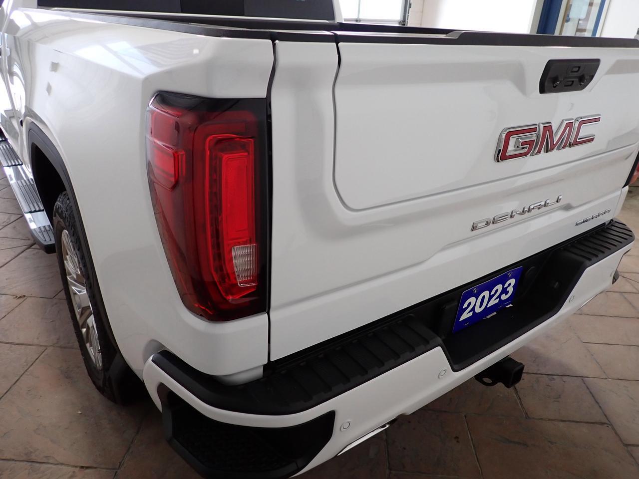 2023 GMC Sierra 1500 Denali 4WD CREW CAB LEATHER NAVI SUNROOF Listowel ON