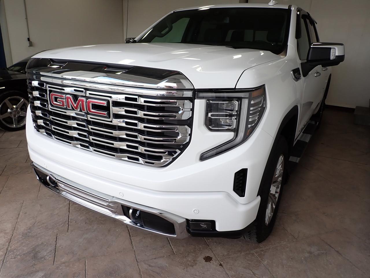 2023 GMC Sierra 1500 Denali 4WD CREW CAB LEATHER NAVI SUNROOF Listowel ON