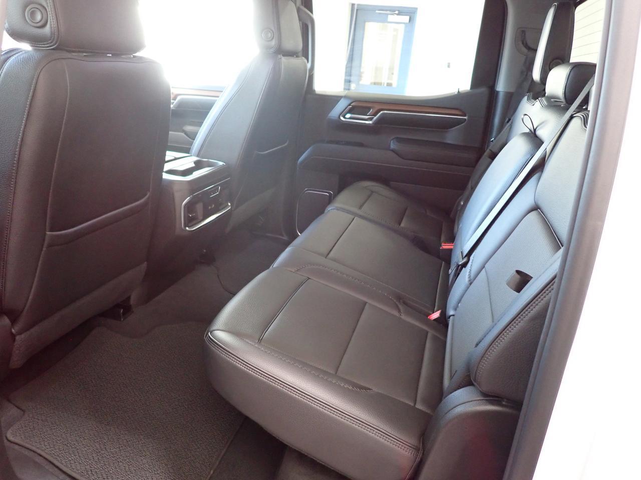2023 GMC Sierra 1500 Denali 4WD CREW CAB LEATHER NAVI SUNROOF Listowel ON