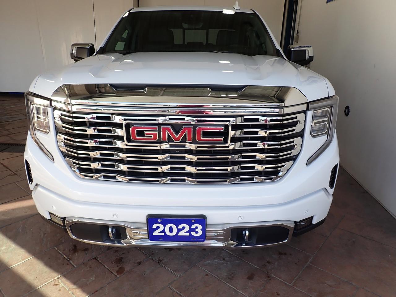 2023 GMC Sierra 1500 Denali 4WD CREW CAB LEATHER NAVI SUNROOF Listowel ON