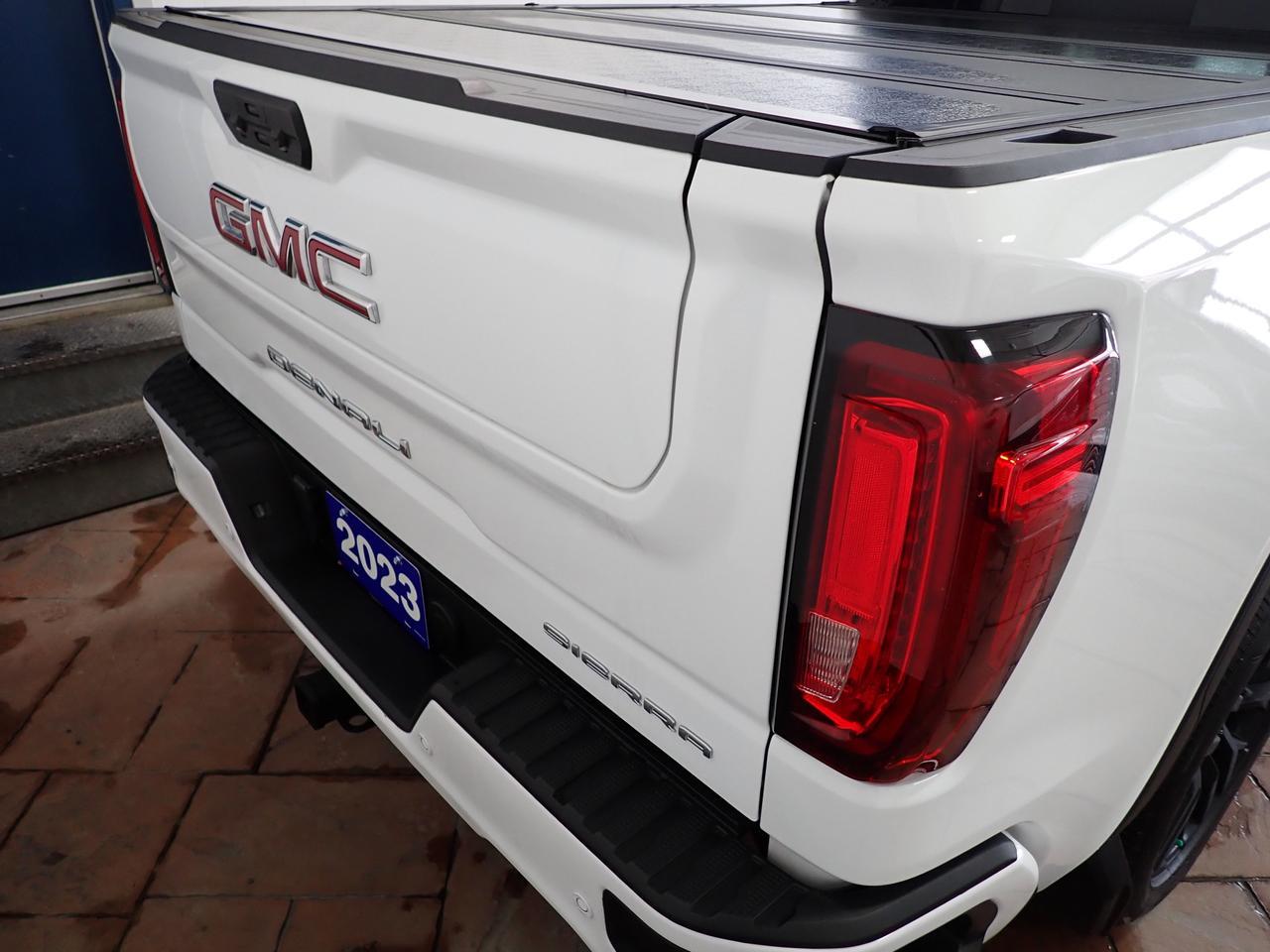 2023 GMC Sierra 1500 Denali 4WD CREW CAB LEATHER SUNROOF Listowel ON
