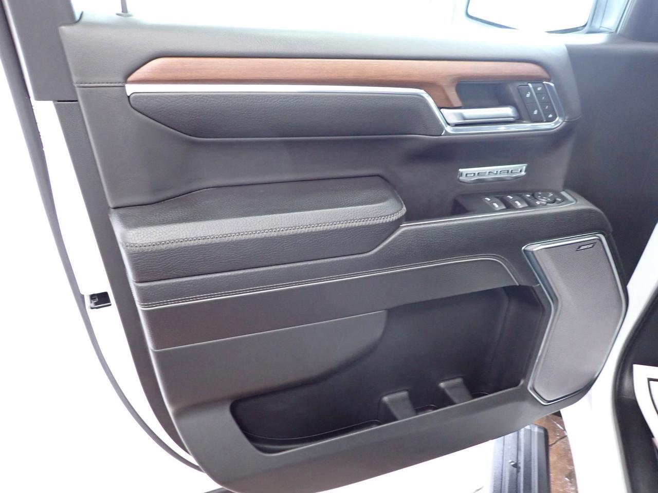 2023 GMC Sierra 1500 Denali 4WD CREW CAB LEATHER SUNROOF Listowel ON