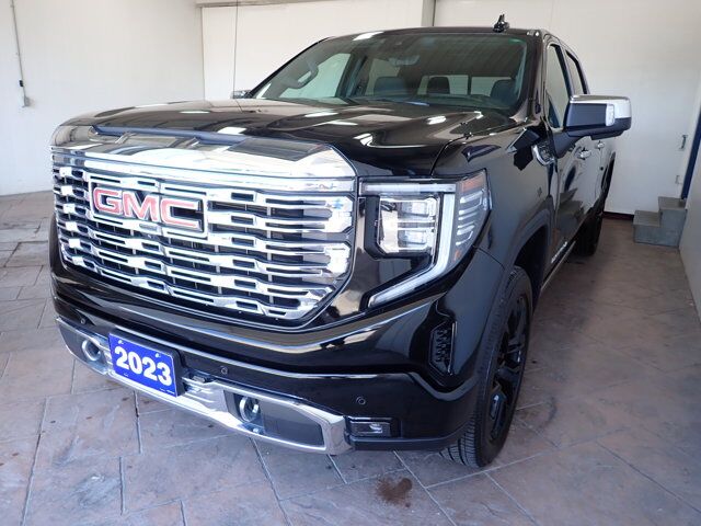 2023 GMC Sierra 1500 Denali CREW CAB 4WD LEATHER NAVI SUNROOF Listowel ON