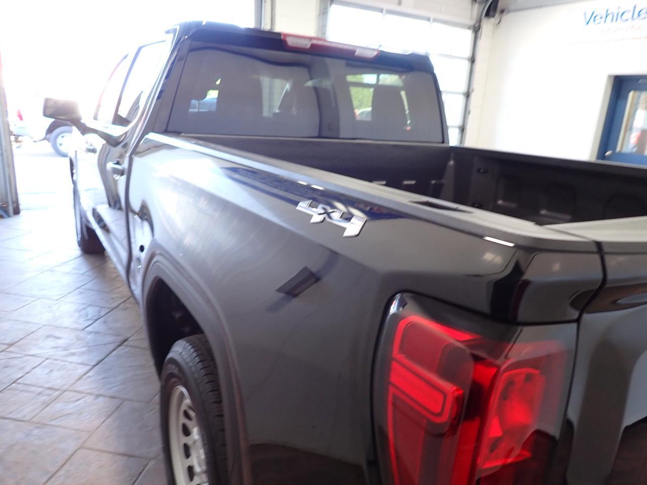 2023 GMC Sierra 1500 Pro CREW CAB 5&apos;8&quot; BOX Listowel ON