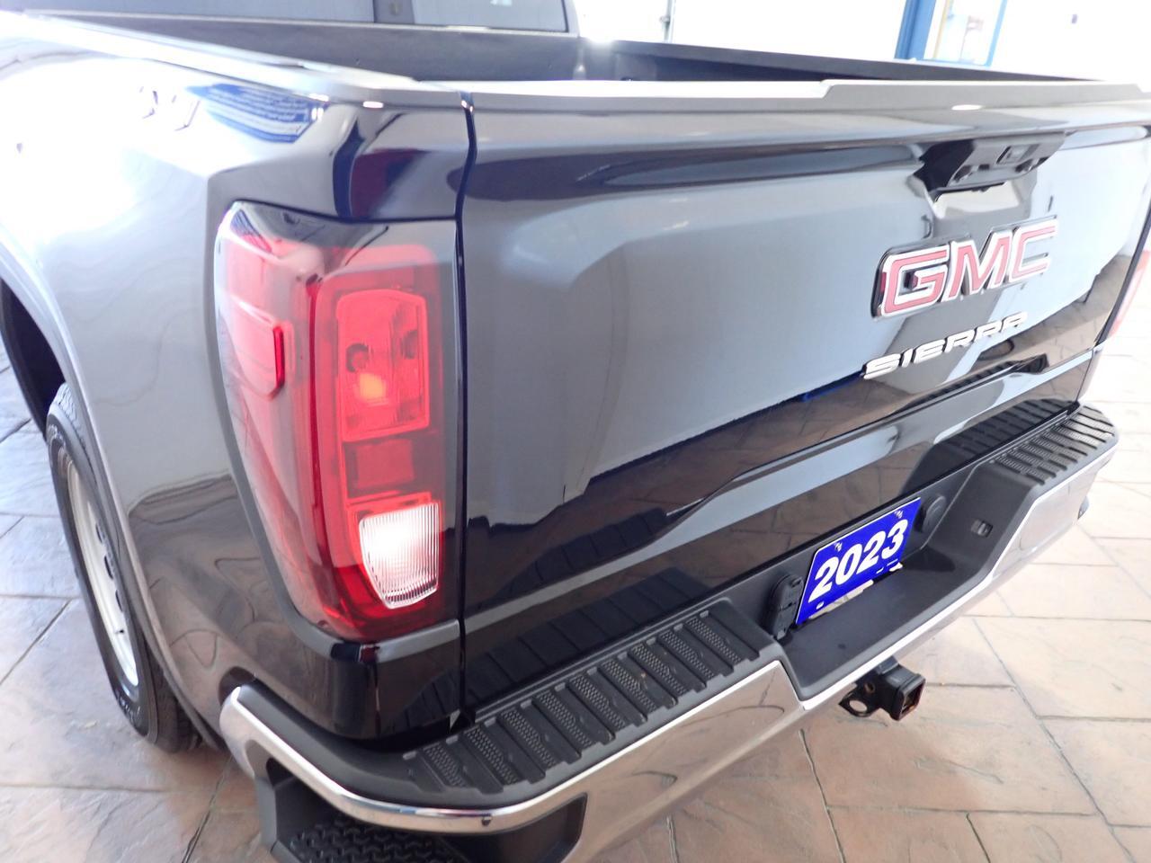 2023 GMC Sierra 1500 Pro CREW CAB 5&apos;8&quot; BOX Listowel ON