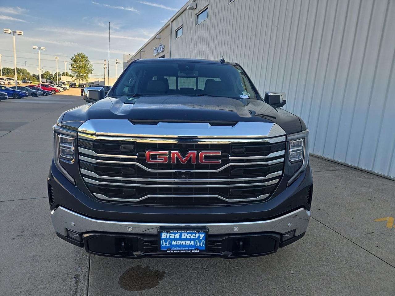 2023 GMC Sierra 1500 SLT West Burlington IA