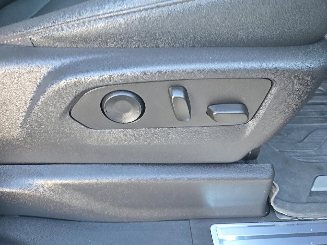 2023 GMC Sierra 1500 SLT West Burlington IA