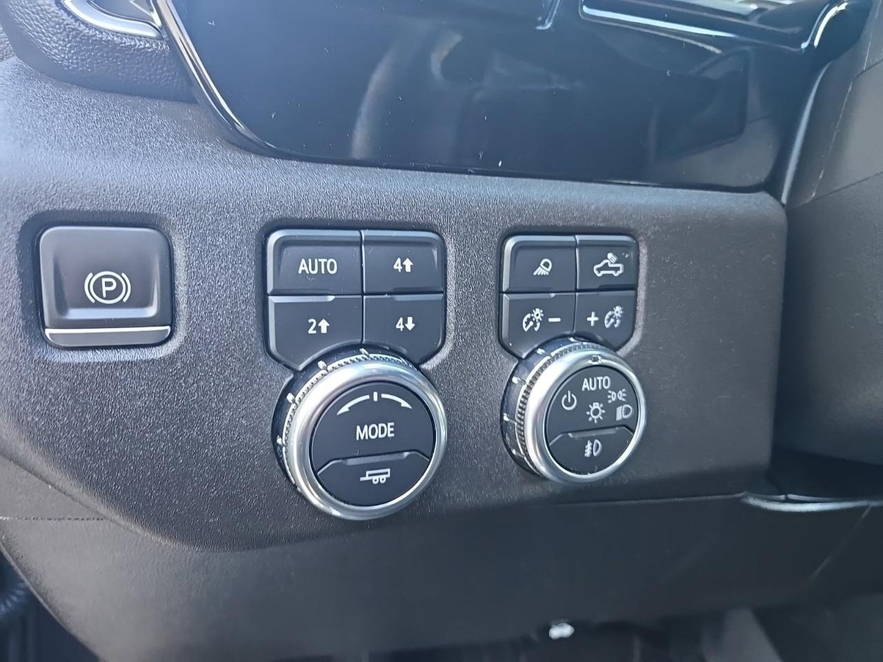 2023 GMC Sierra 1500 SLT West Burlington IA