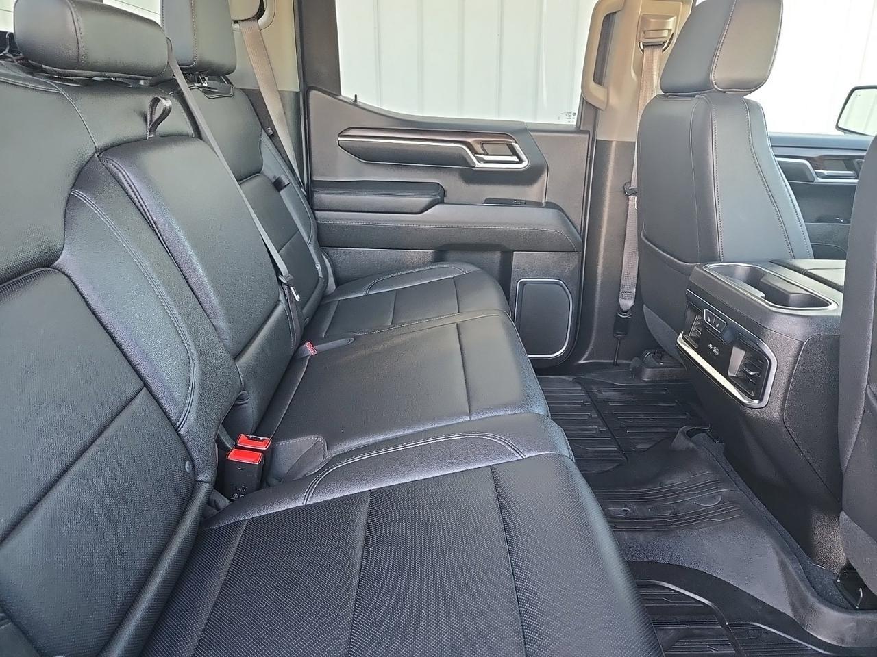 2023 GMC Sierra 1500 SLT West Burlington IA