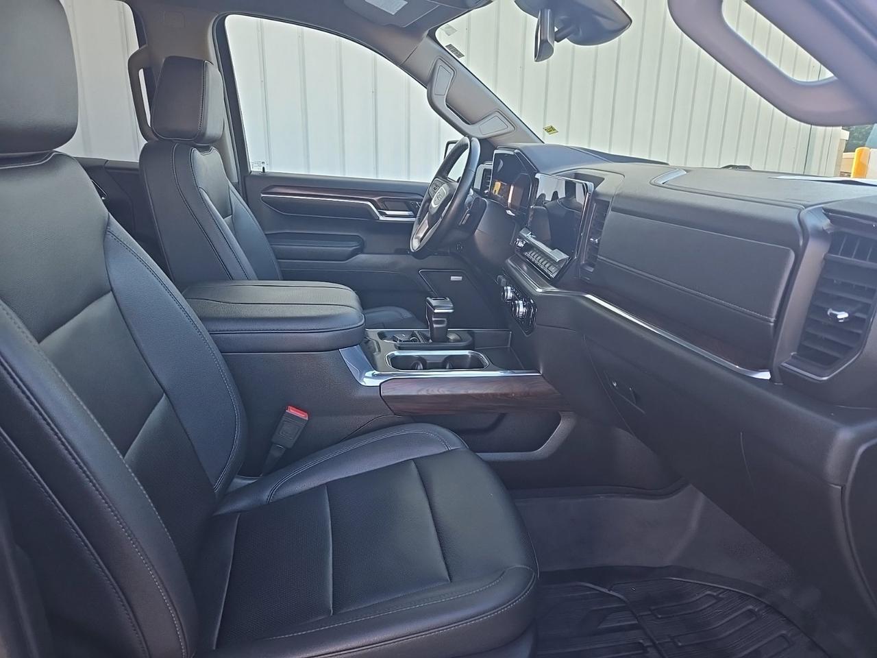 2023 GMC Sierra 1500 SLT West Burlington IA