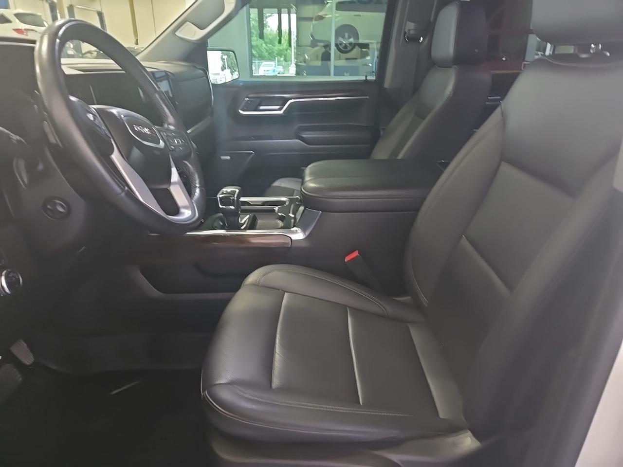 2023 GMC Sierra 1500 SLT West Burlington IA