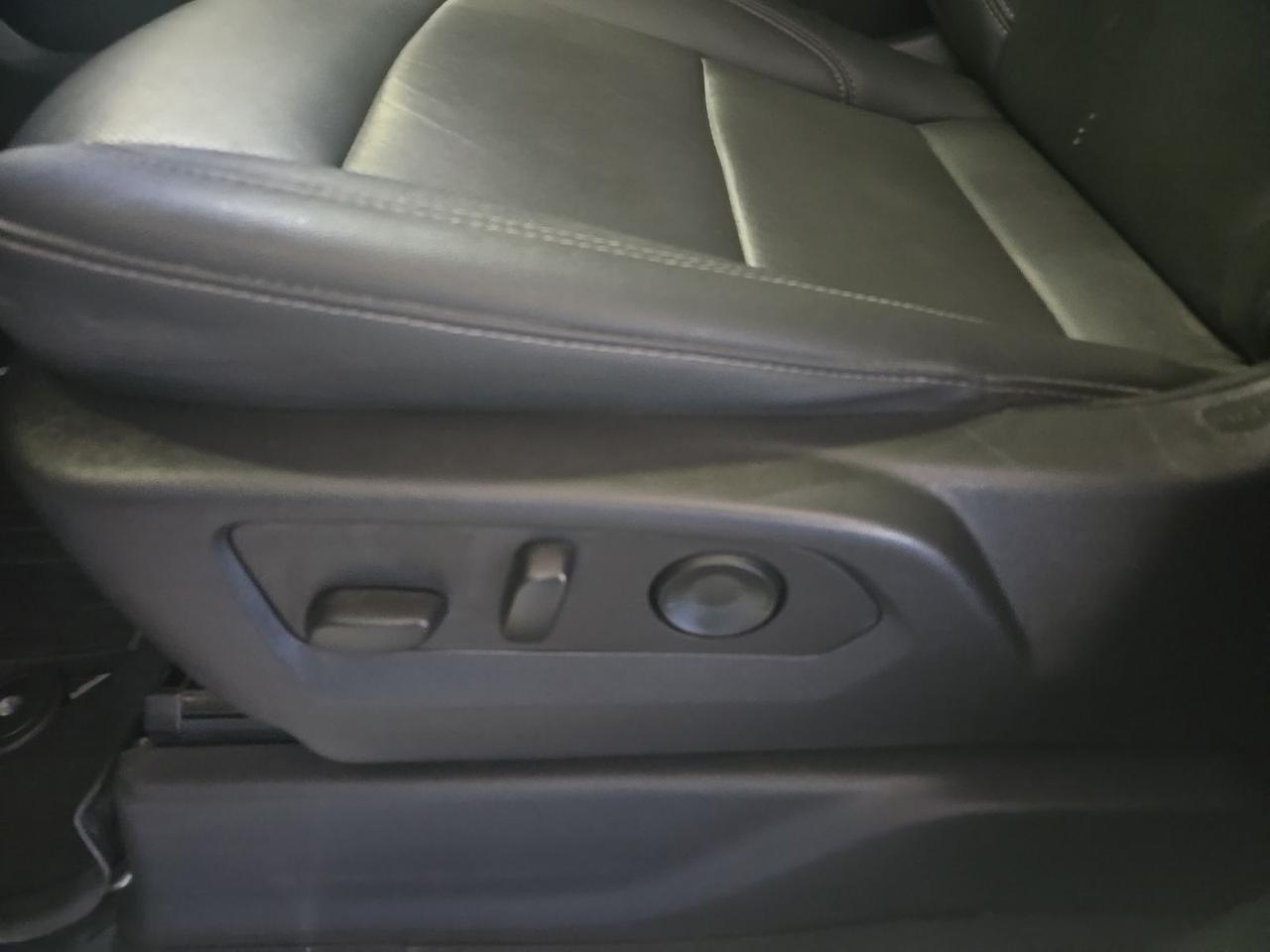 2023 GMC Sierra 1500 SLT West Burlington IA