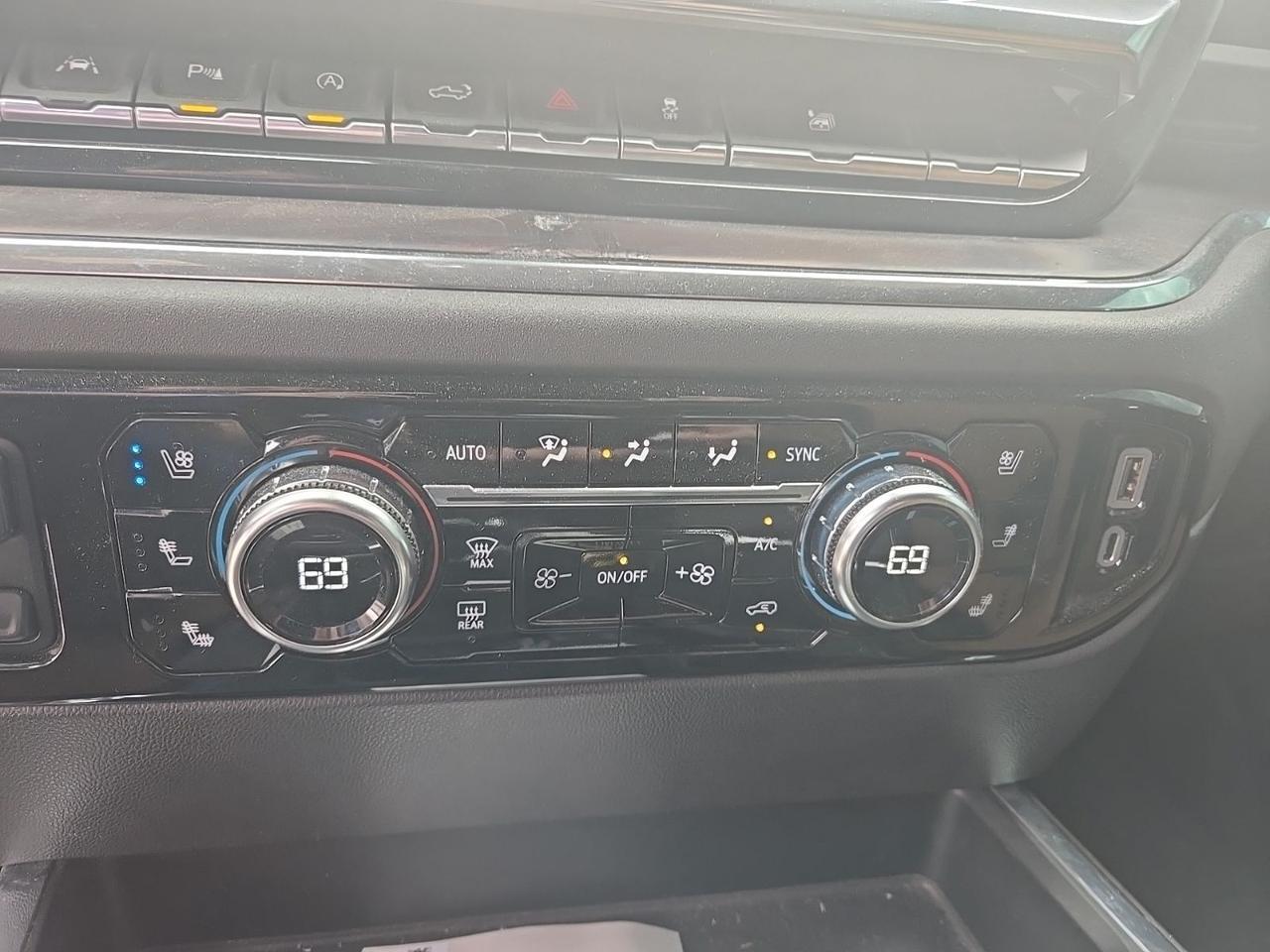 2023 GMC Sierra 1500 SLT West Burlington IA