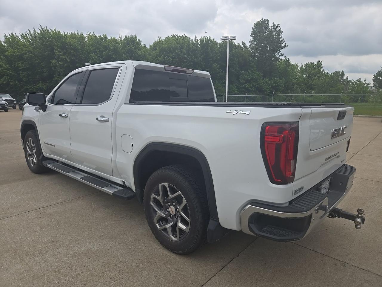 2023 GMC Sierra 1500 SLT West Burlington IA