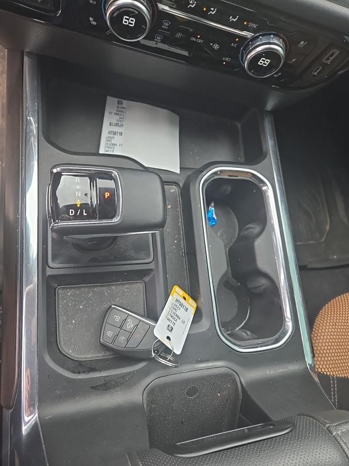 2023 GMC Sierra 1500 SLT West Burlington IA