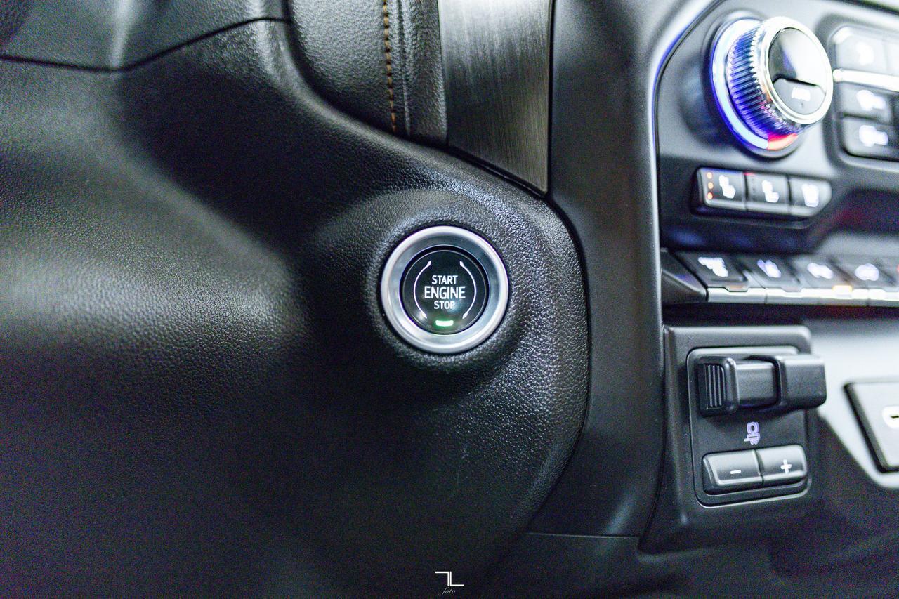 2023 GMC Sierra 2500HD 4x4 Crew Cab AT4 Diesel Leather Roof Nav BCam Red Deer AB