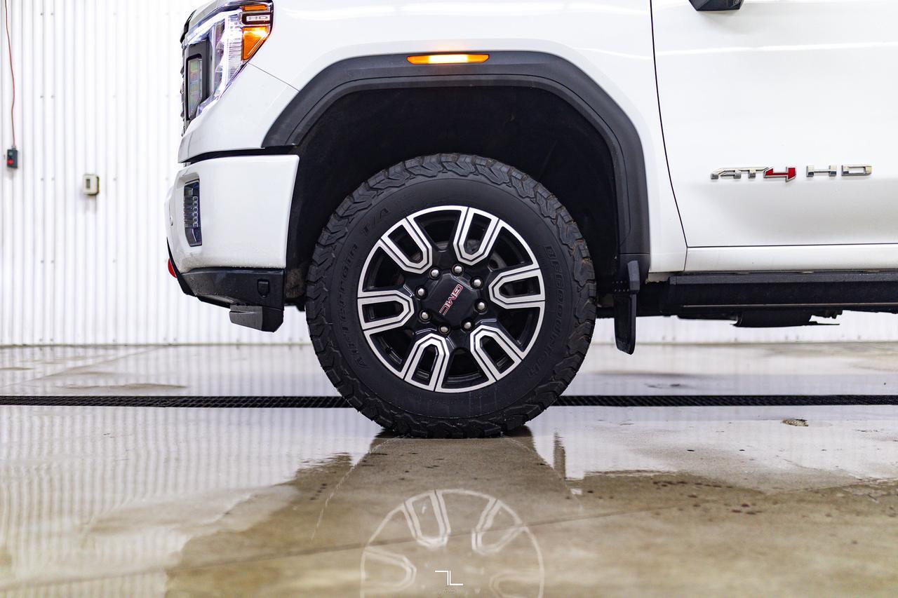 2023 GMC Sierra 2500HD 4x4 Crew Cab AT4 Diesel Leather Roof Nav BCam Red Deer AB