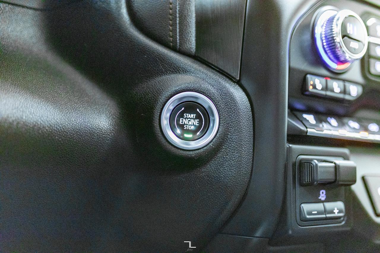 2023 GMC Sierra 2500HD 4x4 Crew Cab AT4 Diesel Leather Roof Nav BCam Red Deer AB