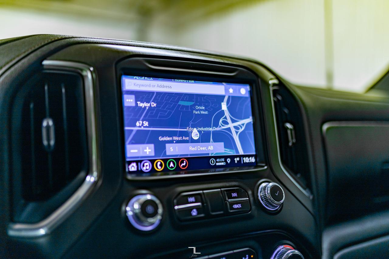 2023 GMC Sierra 2500HD 4x4 Crew Cab AT4 Diesel Leather Roof Nav BCam Red Deer AB