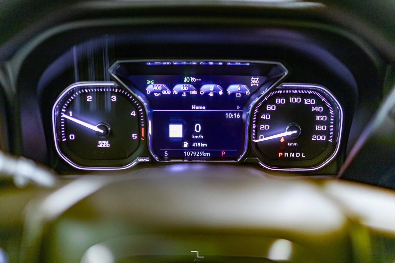 2023 GMC Sierra 2500HD 4x4 Crew Cab AT4 Diesel Leather Roof Nav BCam Red Deer AB