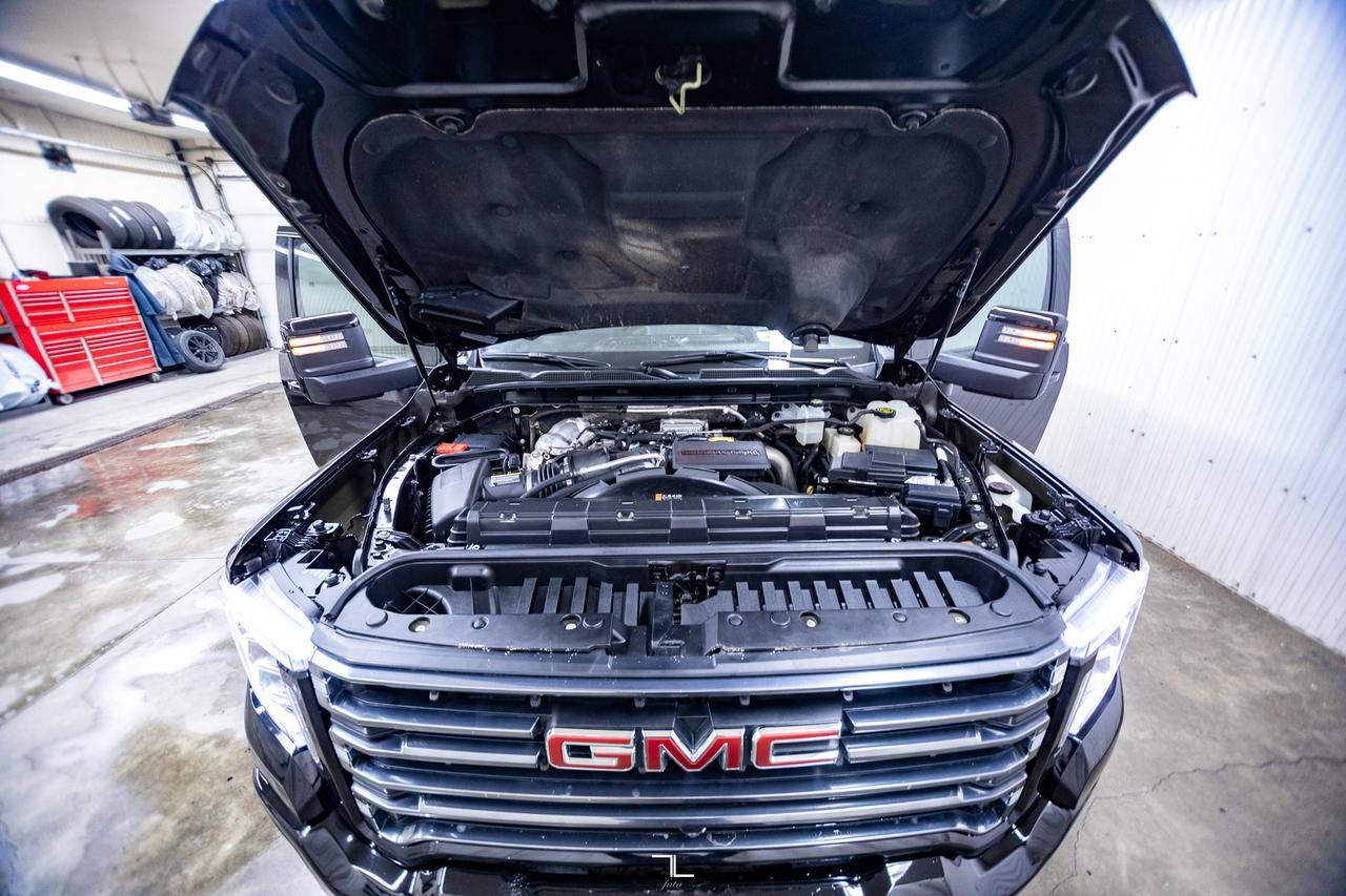 2023 GMC Sierra 2500HD 4x4 Crew Cab AT4 Diesel Leather Roof Nav BCam Red Deer AB