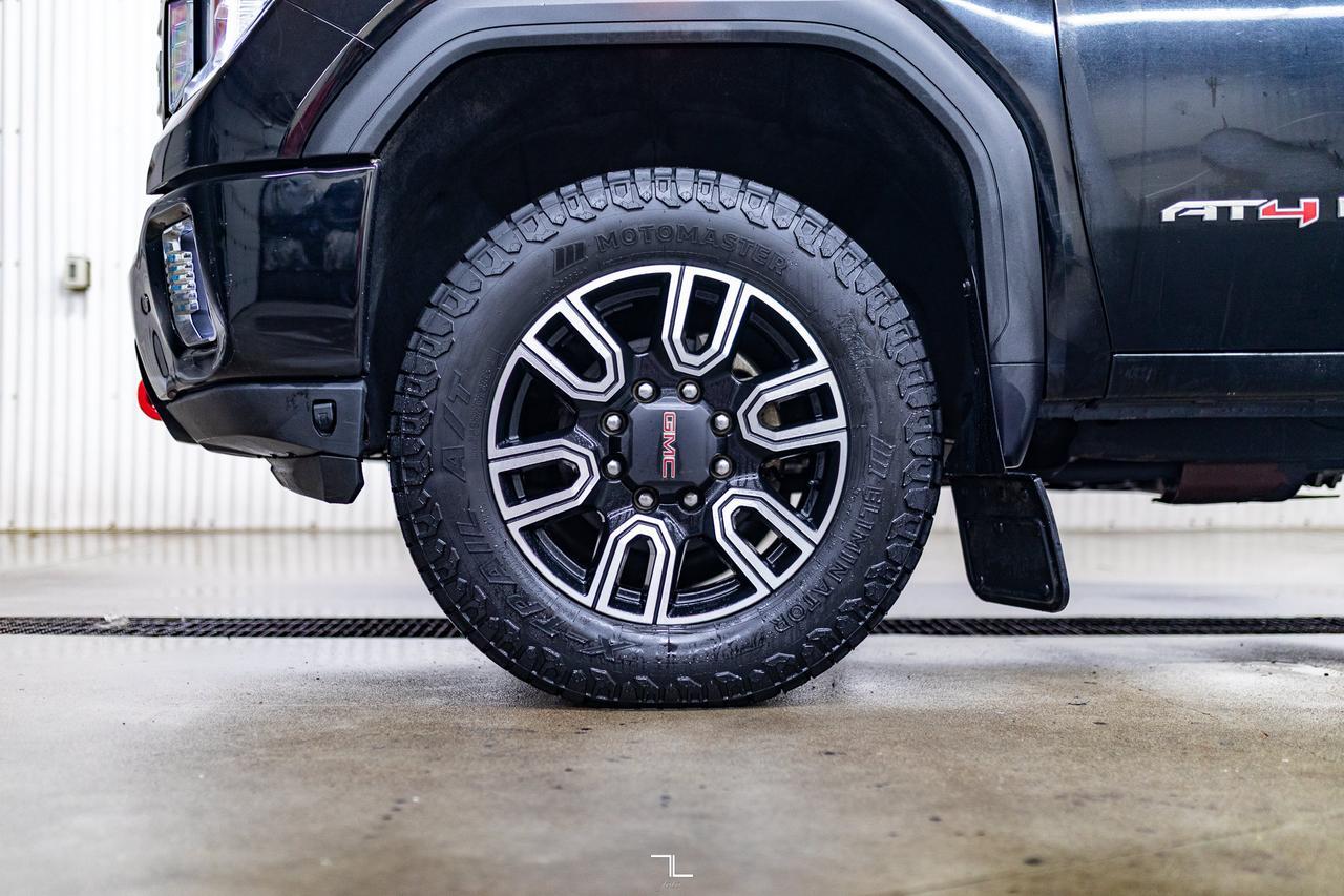 2023 GMC Sierra 2500HD 4x4 Crew Cab AT4 Diesel Leather Roof Nav BCam Red Deer AB
