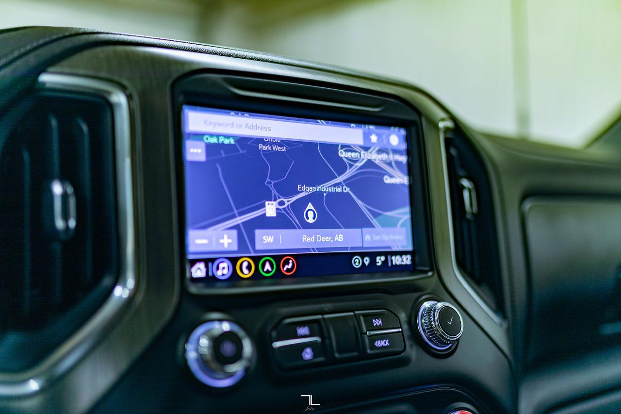 2023 GMC Sierra 2500HD 4x4 Crew Cab Denali Diesel Leather Roof Nav BCam Red Deer AB