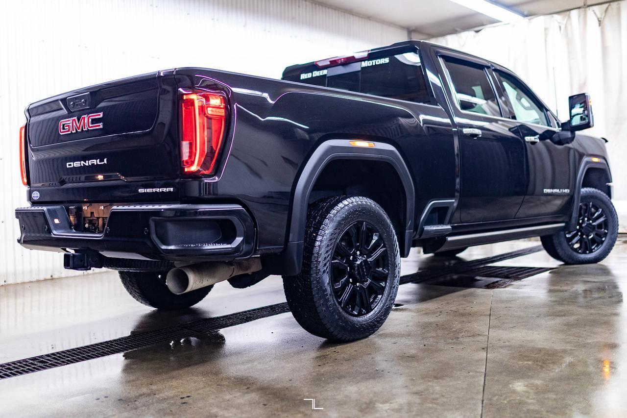 2023 GMC Sierra 2500HD 4x4 Crew Cab Denali Diesel Leather Roof Nav BCam Red Deer AB