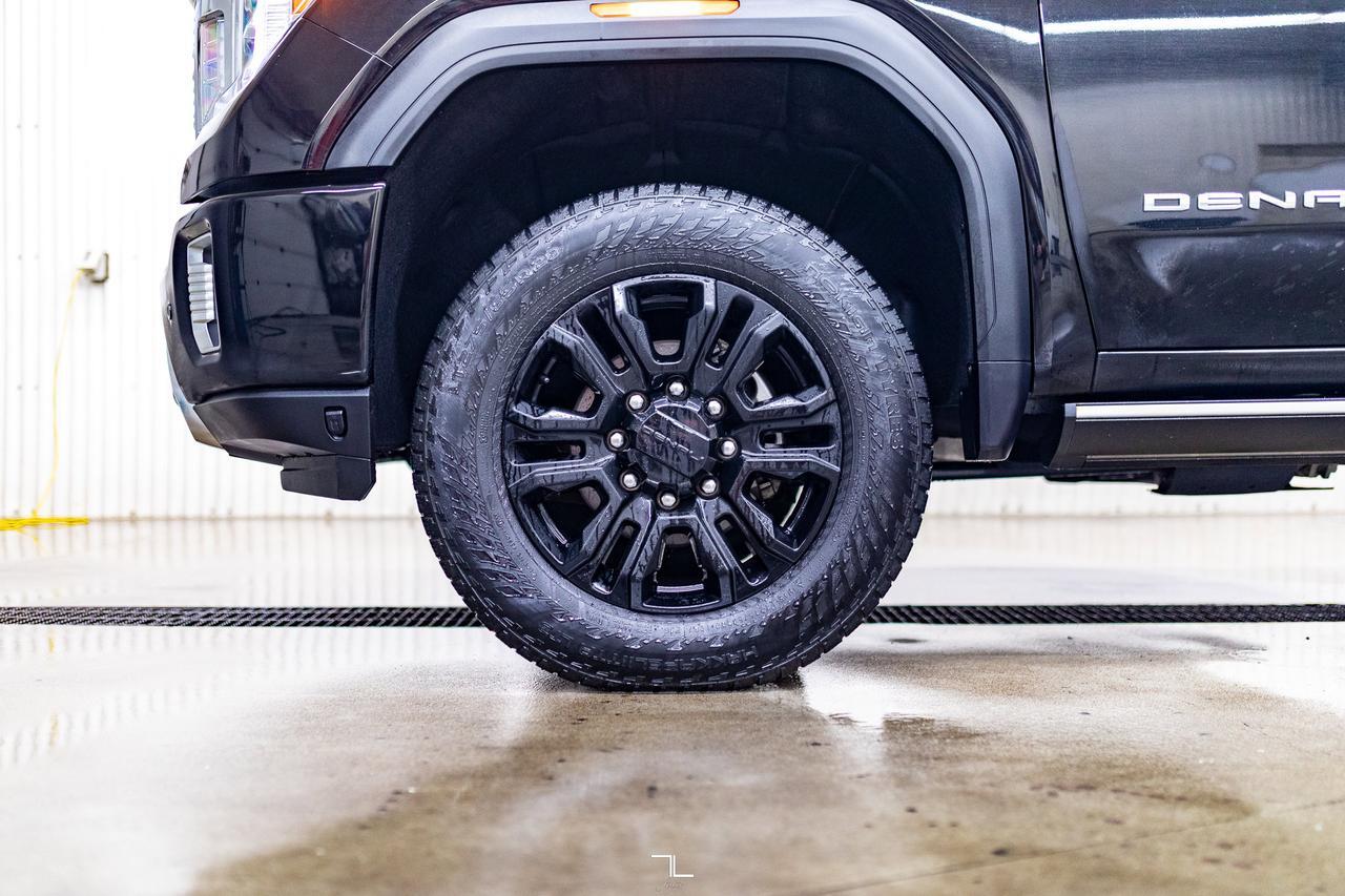 2023 GMC Sierra 2500HD 4x4 Crew Cab Denali Diesel Leather Roof Nav BCam Red Deer AB