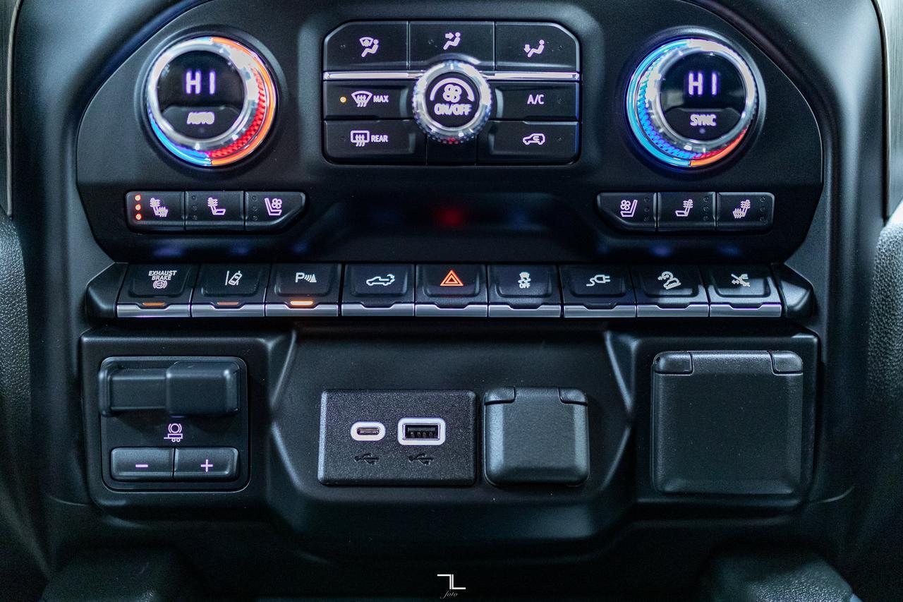 2023 GMC Sierra 2500HD 4x4 Crew Cab Denali Diesel Leather Roof Nav BCam Red Deer AB