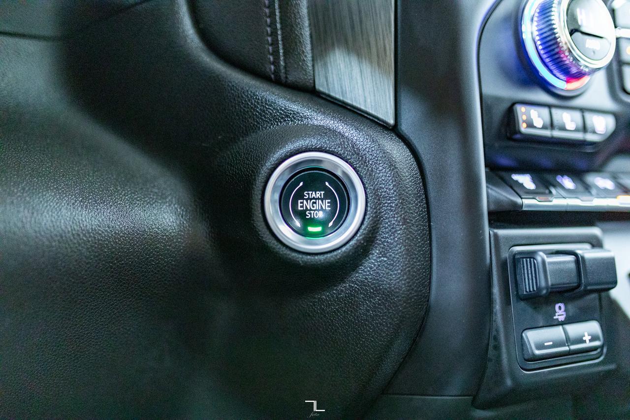 2023 GMC Sierra 2500HD 4x4 Crew Cab Denali Diesel Leather Roof Nav BCam Red Deer AB