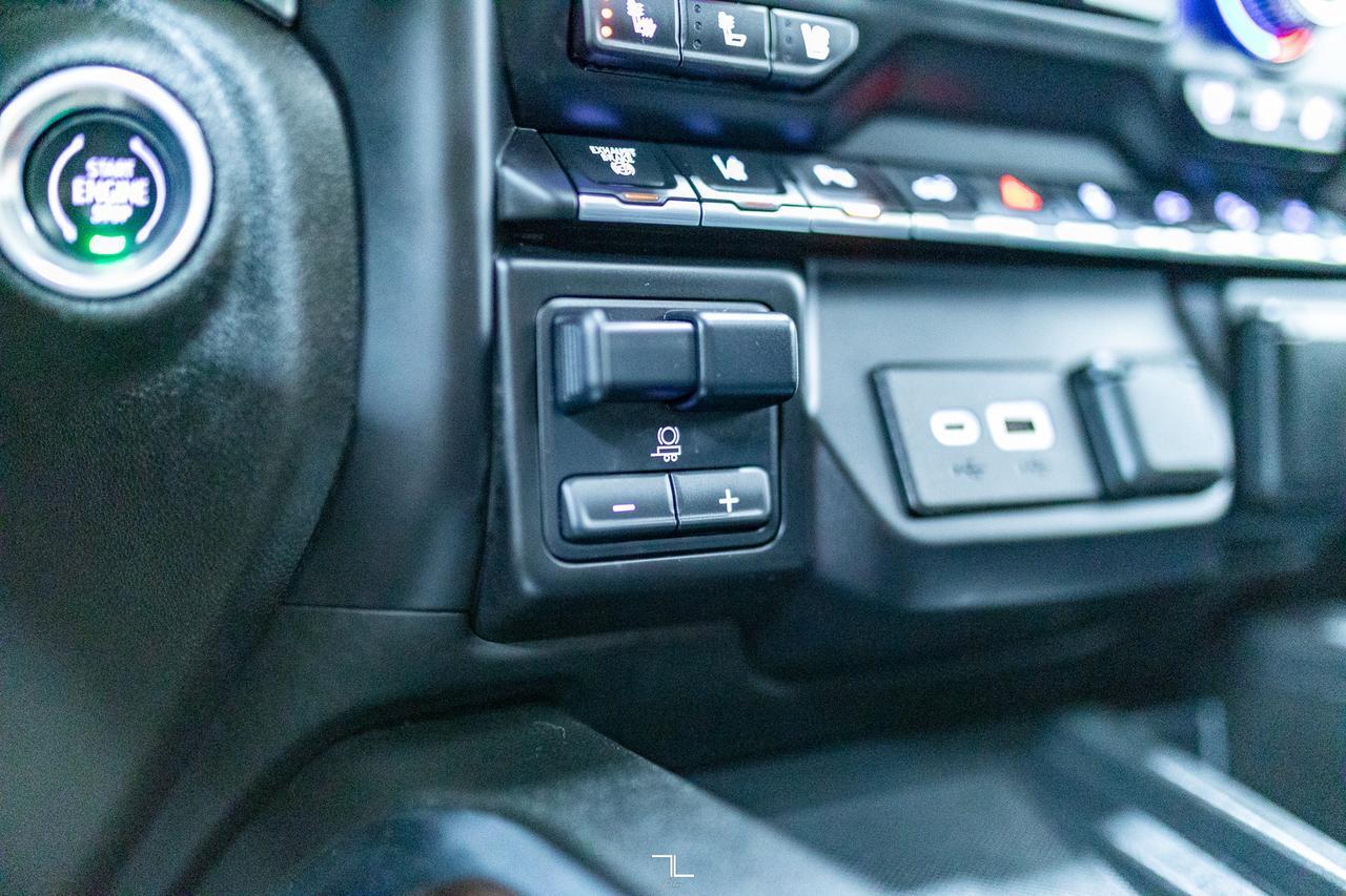 2023 GMC Sierra 2500HD 4x4 Crew Cab Denali Diesel Leather Roof Nav BCam Red Deer AB