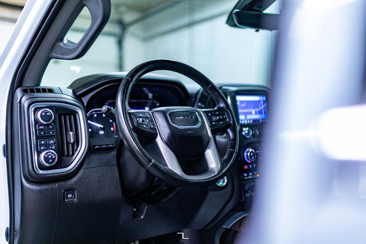 2023 GMC Sierra 2500HD 4x4 Crew Cab Denali Diesel Leather Roof Nav Red Deer AB