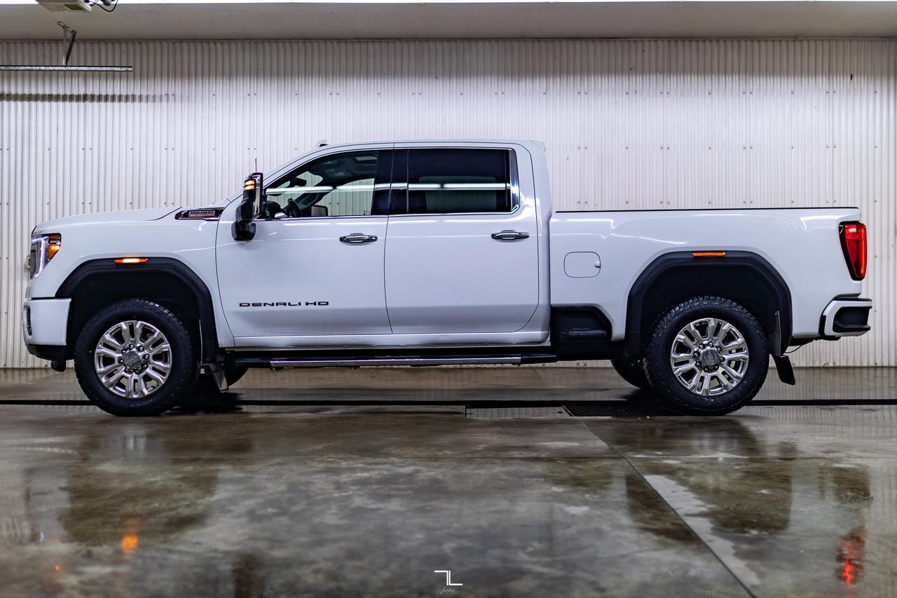 2023 GMC Sierra 2500HD 4x4 Crew Cab Denali Diesel Leather Roof Nav Red Deer AB