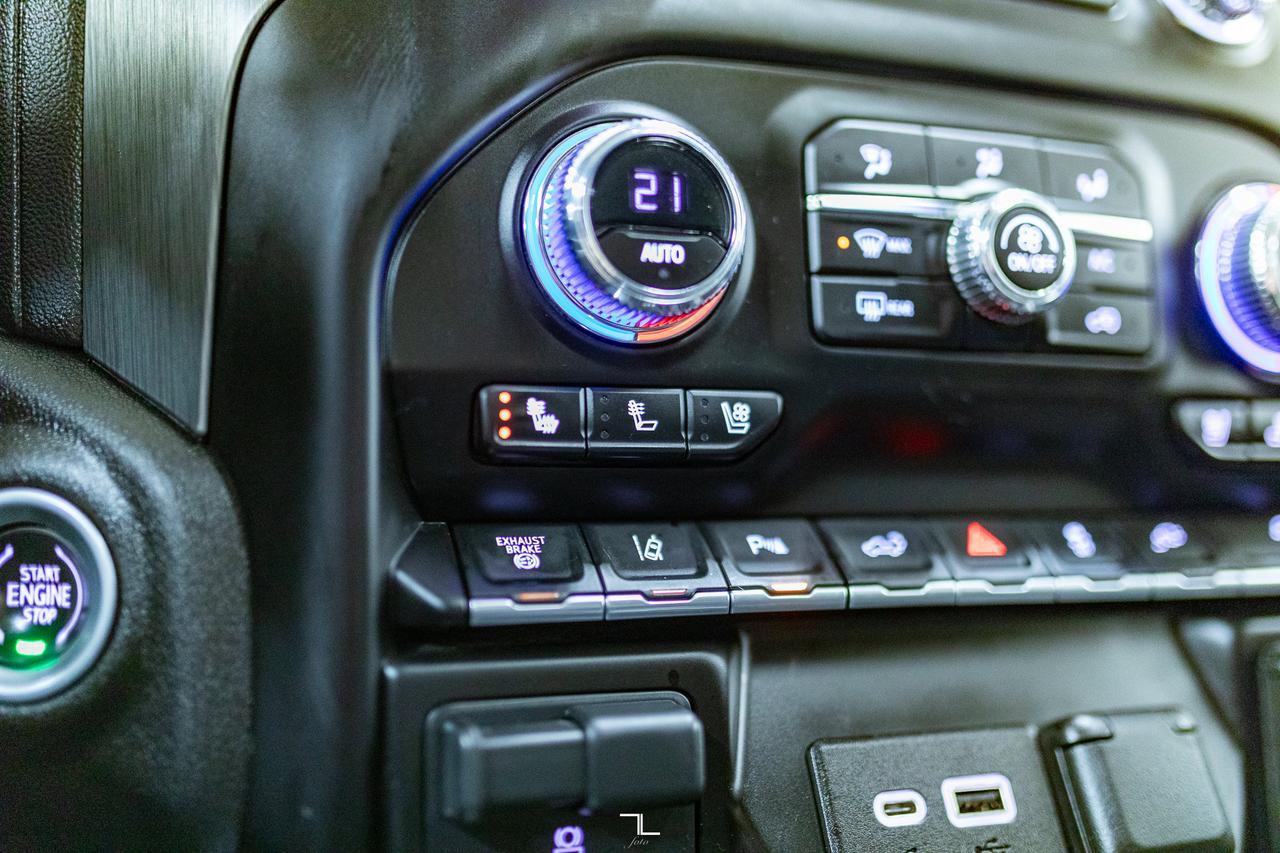 2023 GMC Sierra 2500HD 4x4 Crew Cab Denali Diesel Leather Roof Nav Red Deer AB