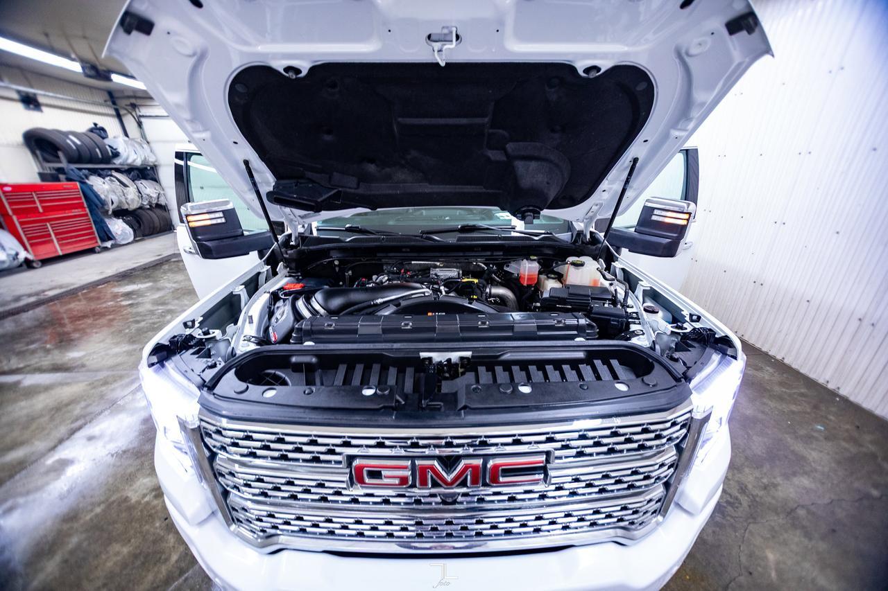 2023 GMC Sierra 2500HD 4x4 Crew Cab Denali Diesel Leather Roof Nav Red Deer AB