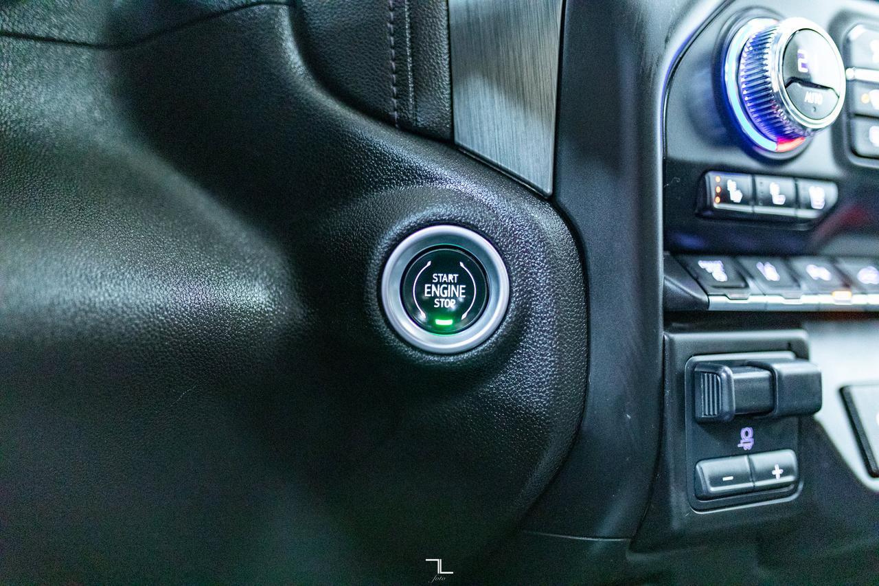 2023 GMC Sierra 2500HD 4x4 Crew Cab Denali Diesel Leather Roof Nav Red Deer AB