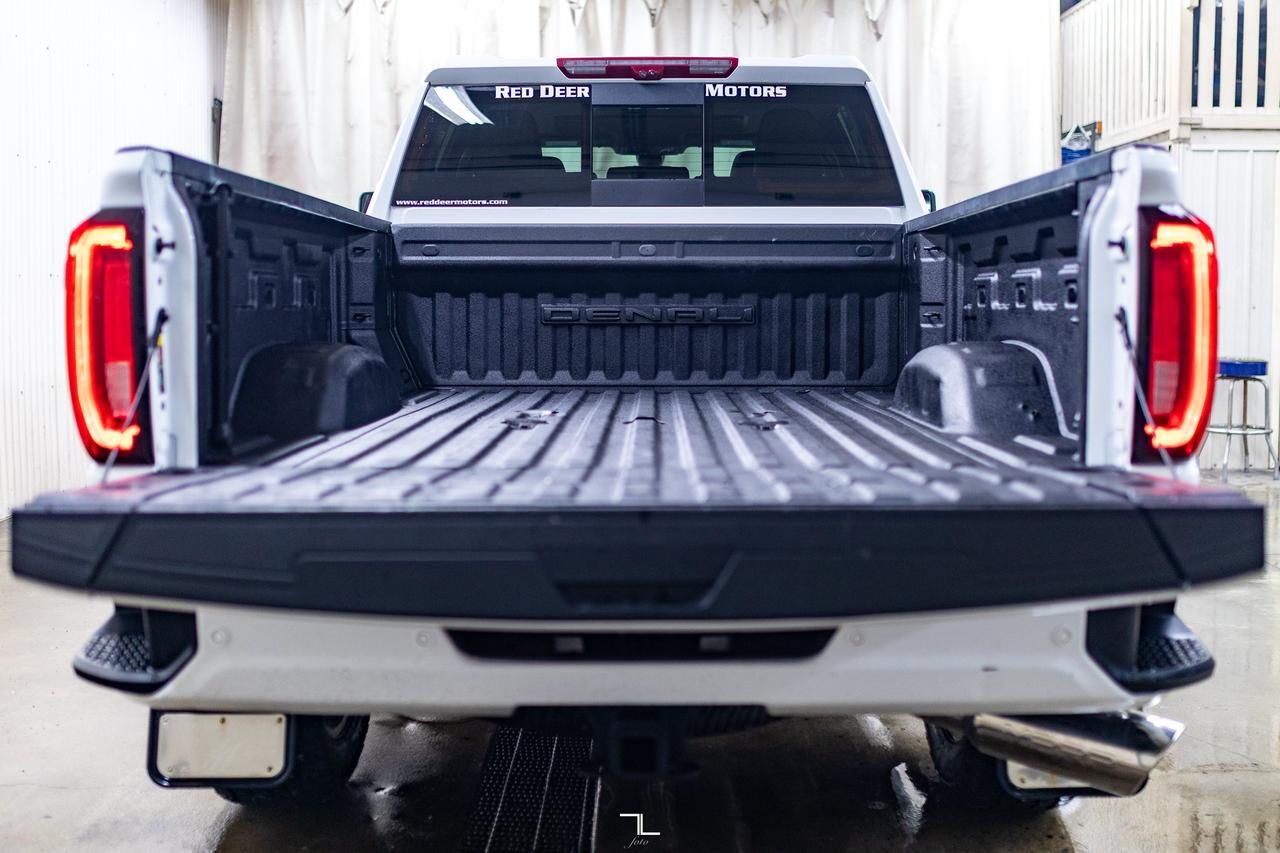 2023 GMC Sierra 2500HD 4x4 Crew Cab Denali Diesel Leather Roof Nav Red Deer AB