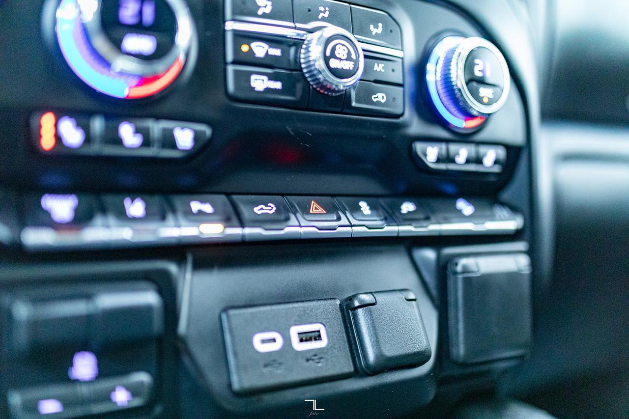 2023 GMC Sierra 2500HD 4x4 Crew Cab Denali Diesel Leather Roof Nav Red Deer AB